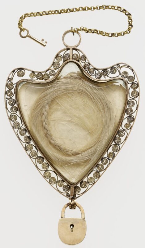 Medalhão contendo suposto cabelo da rainha Maria Antonieta. Inglaterra, finais do séc. XVIII (?). Nº Inv. 1978,1002.1202 ©The Trustees of the British Museum